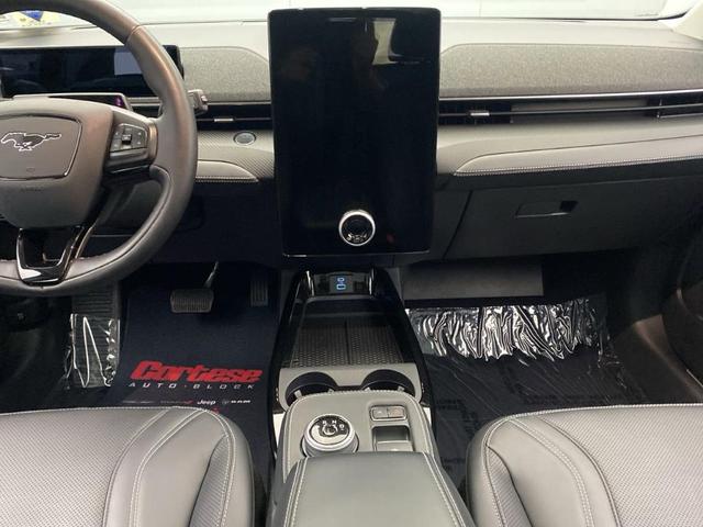 Photo of 2021 Star White Ford Mustang Mach-E