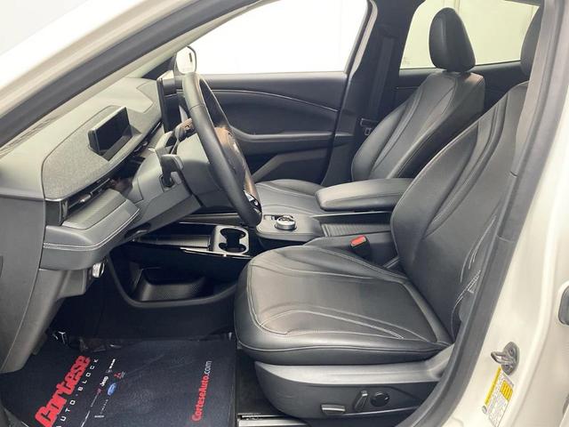 Photo of 2021 Star White Ford Mustang Mach-E