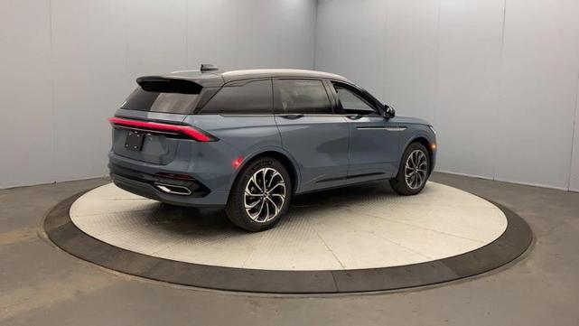 Photo of 2025 Blue Lincoln Nautilus