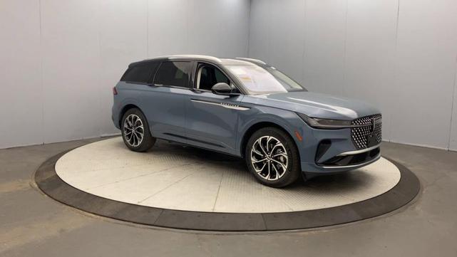 Photo of 2025 Blue Lincoln Nautilus