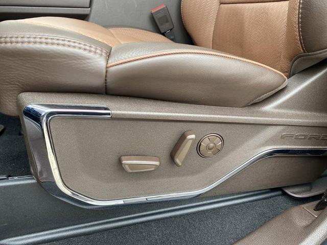 Photo of 2025 Agate Black Metallic Ford F-350
