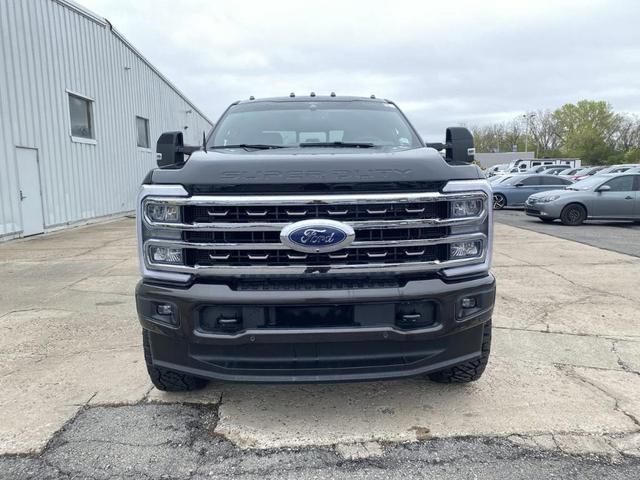 Photo of 2025 Agate Black Metallic Ford F-350