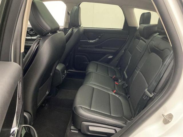 Photo of 2025 White Lincoln Corsair