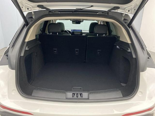 Photo of 2025 White Lincoln Corsair