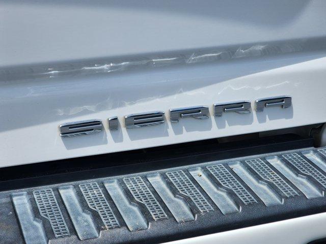 Photo of 2022 White Frost Tricoat GMC Sierra 3500