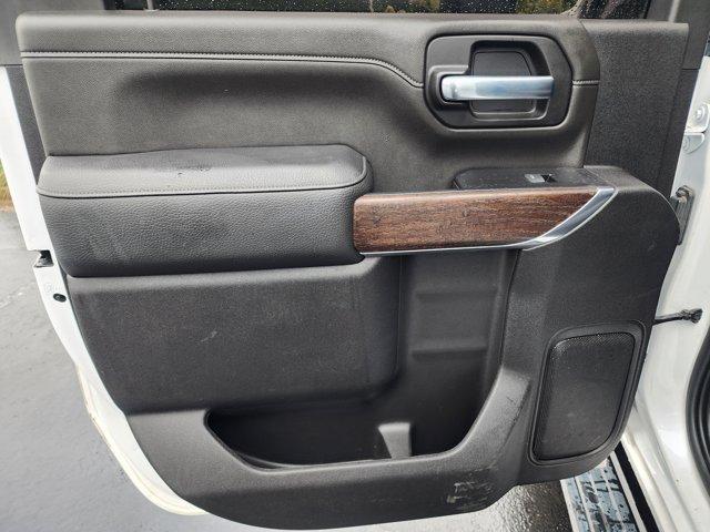 Photo of 2022 White Frost Tricoat GMC Sierra 3500