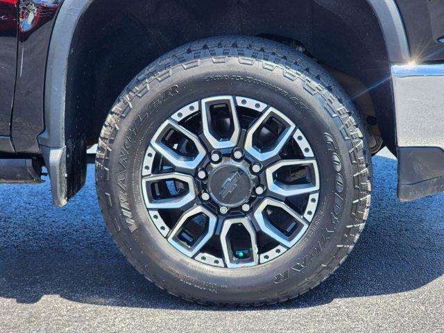 Photo of 2023 Mosaic Black Metallic Chevrolet Silverado 2500