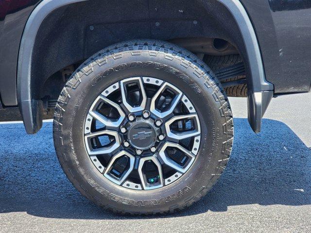 Photo of 2023 Mosaic Black Metallic Chevrolet Silverado 2500