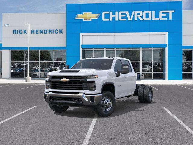 Photo of 2025 Summit White Chevrolet Silverado 3500