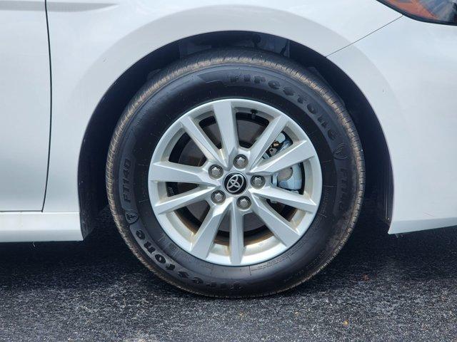 Photo of 2025 Ice Cap Toyota Camry