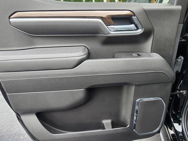 Photo of 2025 Black Chevrolet Silverado 1500