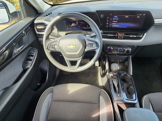 Photo of 2025 Summit White Chevrolet Trailblazer