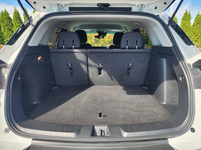 Photo of 2025 Summit White Chevrolet Trailblazer