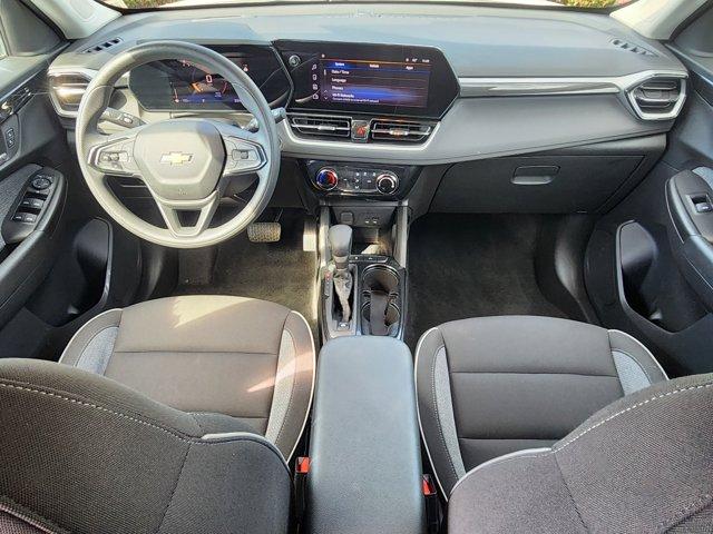 Photo of 2025 Summit White Chevrolet Trailblazer