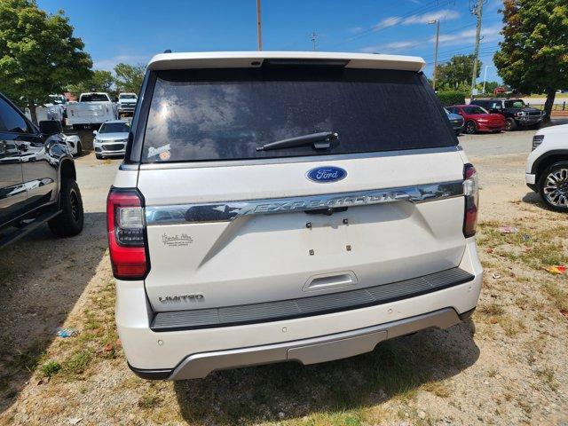 Photo of 2018 White Platinum Metallic Tri-Coat Ford Expedition