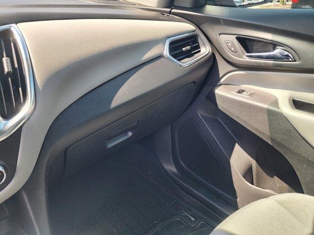 Photo of 2018 Silver Ice Metallic Chevrolet Equinox