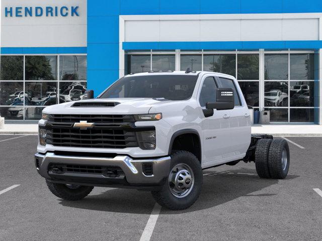 Photo of 2025 Summit White Chevrolet Silverado 3500