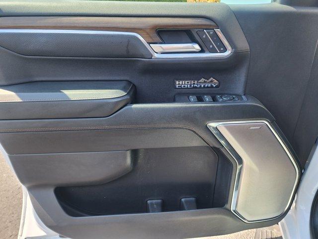 Photo of 2024 Iridescent Pearl Tricoat Chevrolet Silverado 1500