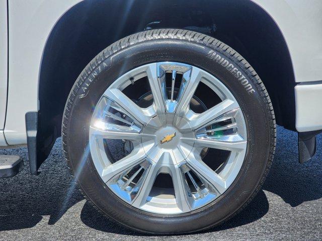 Photo of 2024 Iridescent Pearl Tricoat Chevrolet Silverado 1500