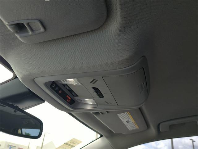 Photo of 2021 White Frost Tricoat GMC Acadia