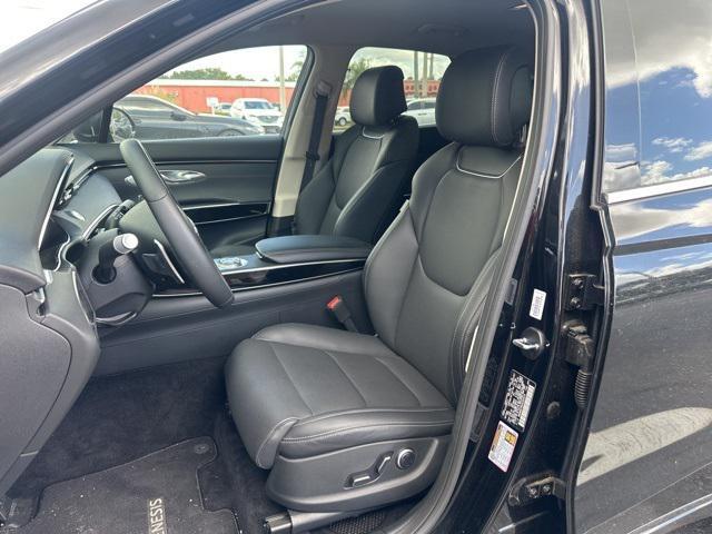 Photo of 2025 Vik Black Genesis GV70