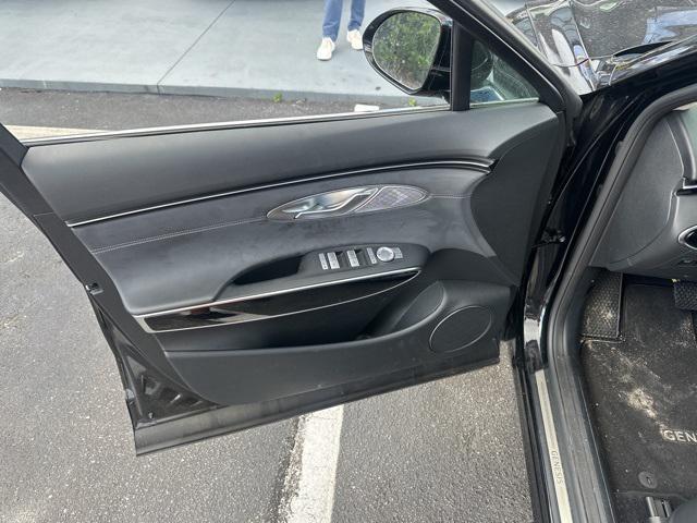Photo of 2025 Vik Black Genesis GV70