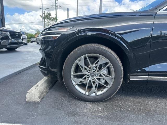 Photo of 2025 Vik Black Genesis GV70