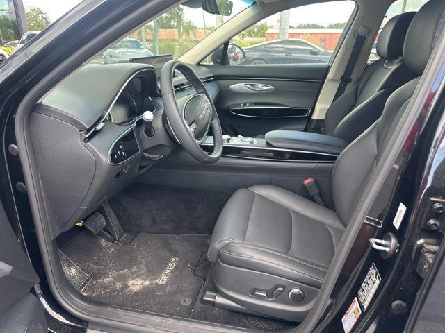Photo of 2025 Vik Black Genesis GV70