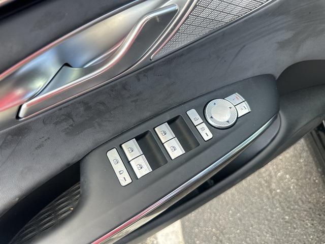 Photo of 2025 Vik Black Genesis GV70