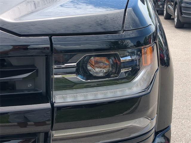 Photo of 2018 Black Chevrolet Silverado 1500