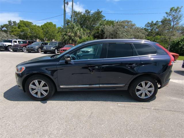 Photo of 2016 Onyx Black Metallic Volvo XC60