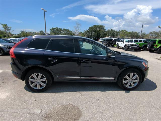 Photo of 2016 Onyx Black Metallic Volvo XC60