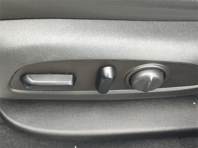 Photo of 2023 Summit White GMC Acadia
