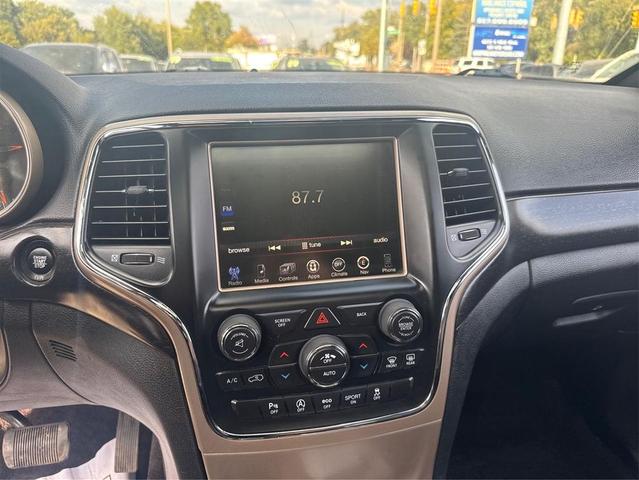 Photo of 2017 black Jeep Grand Cherokee