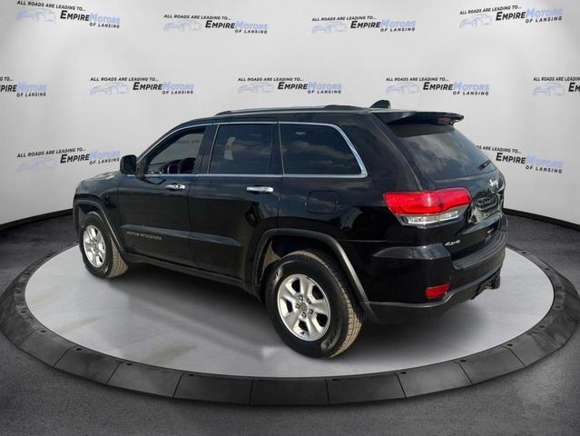 Photo of 2017 black Jeep Grand Cherokee