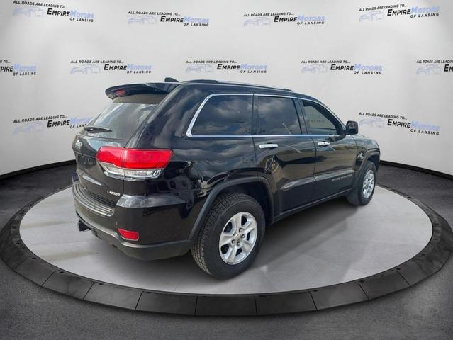 Photo of 2017 black Jeep Grand Cherokee