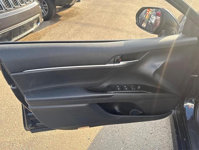 Photo of 2019 black Toyota Camry