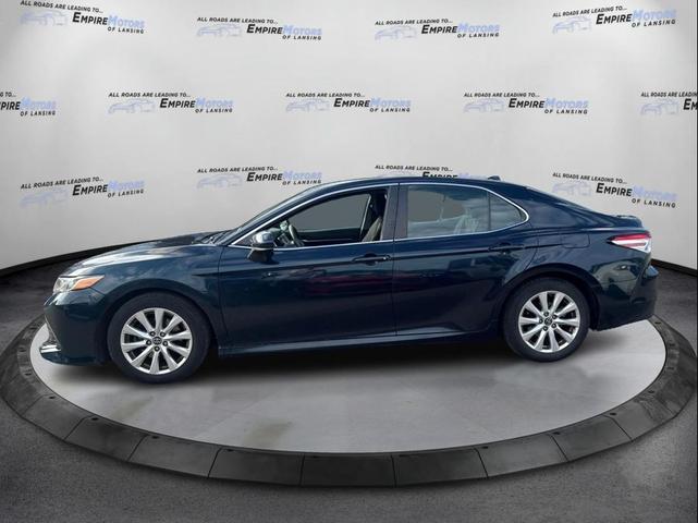 Photo of 2019 black Toyota Camry