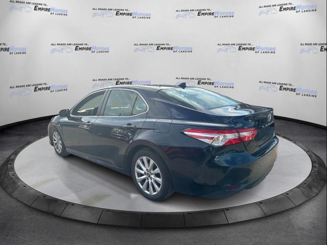 Photo of 2019 black Toyota Camry