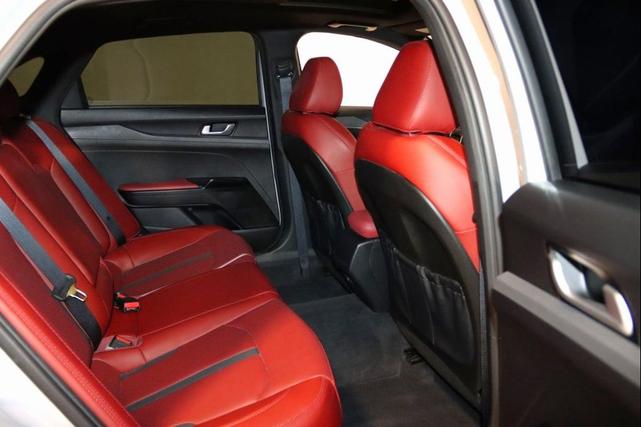 Photo of 2023 Wolf Gray Kia K5