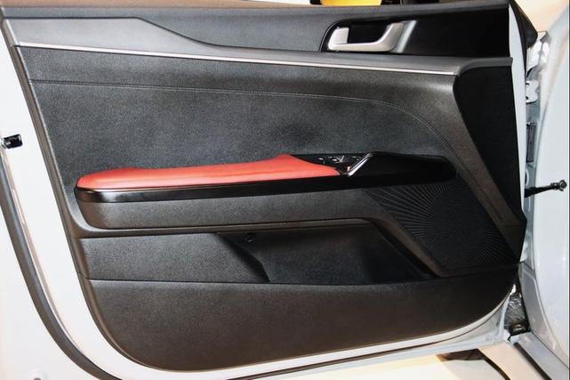 Photo of 2023 Wolf Gray Kia K5
