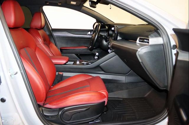 Photo of 2023 Wolf Gray Kia K5