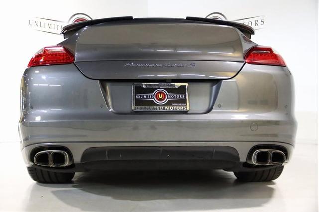 Photo of 2013 Agate Gray Metallic Porsche Panamera