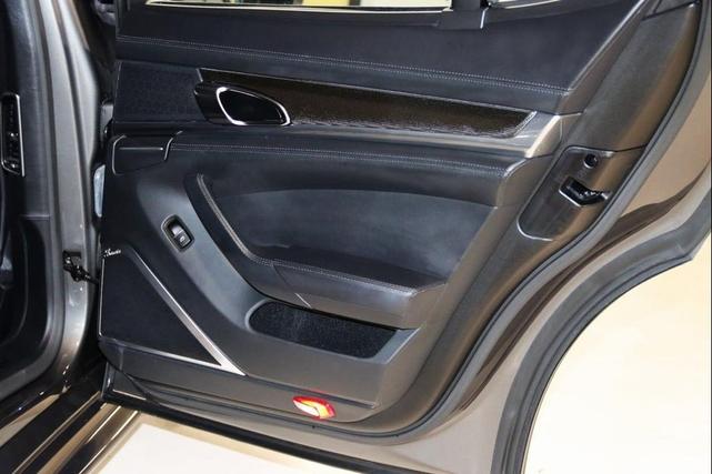 Photo of 2013 Agate Gray Metallic Porsche Panamera