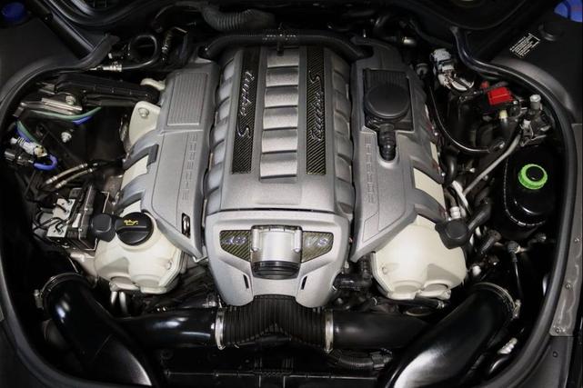 Photo of 2013 Agate Gray Metallic Porsche Panamera