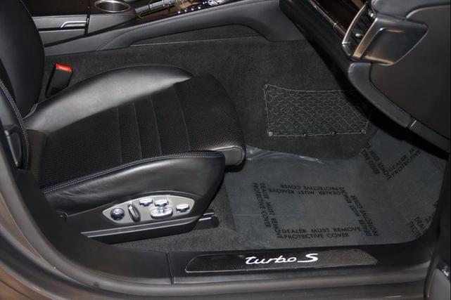Photo of 2013 Agate Gray Metallic Porsche Panamera