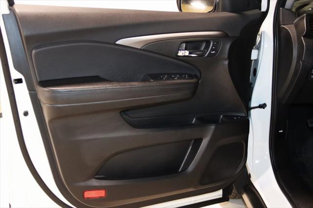 Photo of 2022 Platinum White Pearl Honda Pilot