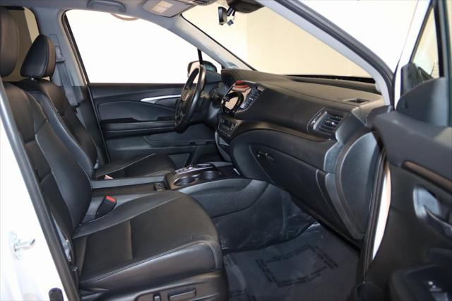 Photo of 2022 Platinum White Pearl Honda Pilot