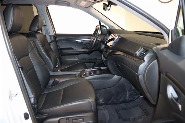 Photo of 2022 Platinum White Pearl Honda Pilot