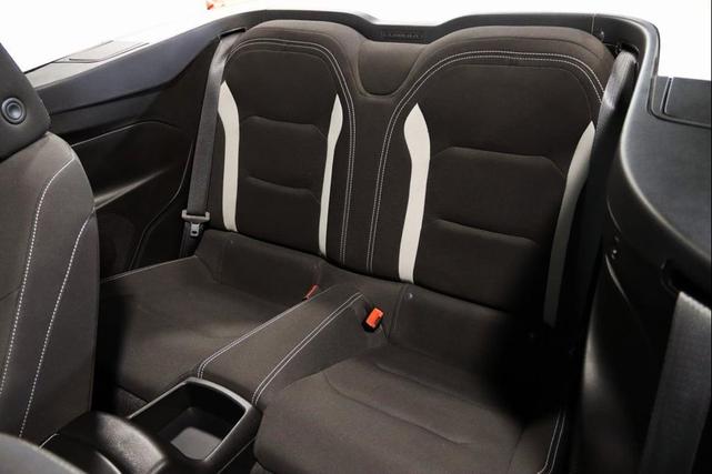 Photo of 2018 Summit White Chevrolet Camaro